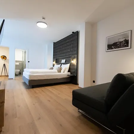 Self-check In Vino Q Hotel Zistersdorf