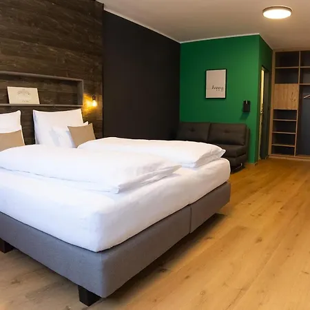 Self-check In Vino Q Hotel 3*
